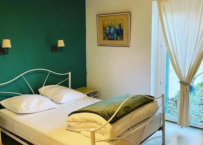 Domaine De Villot Otel